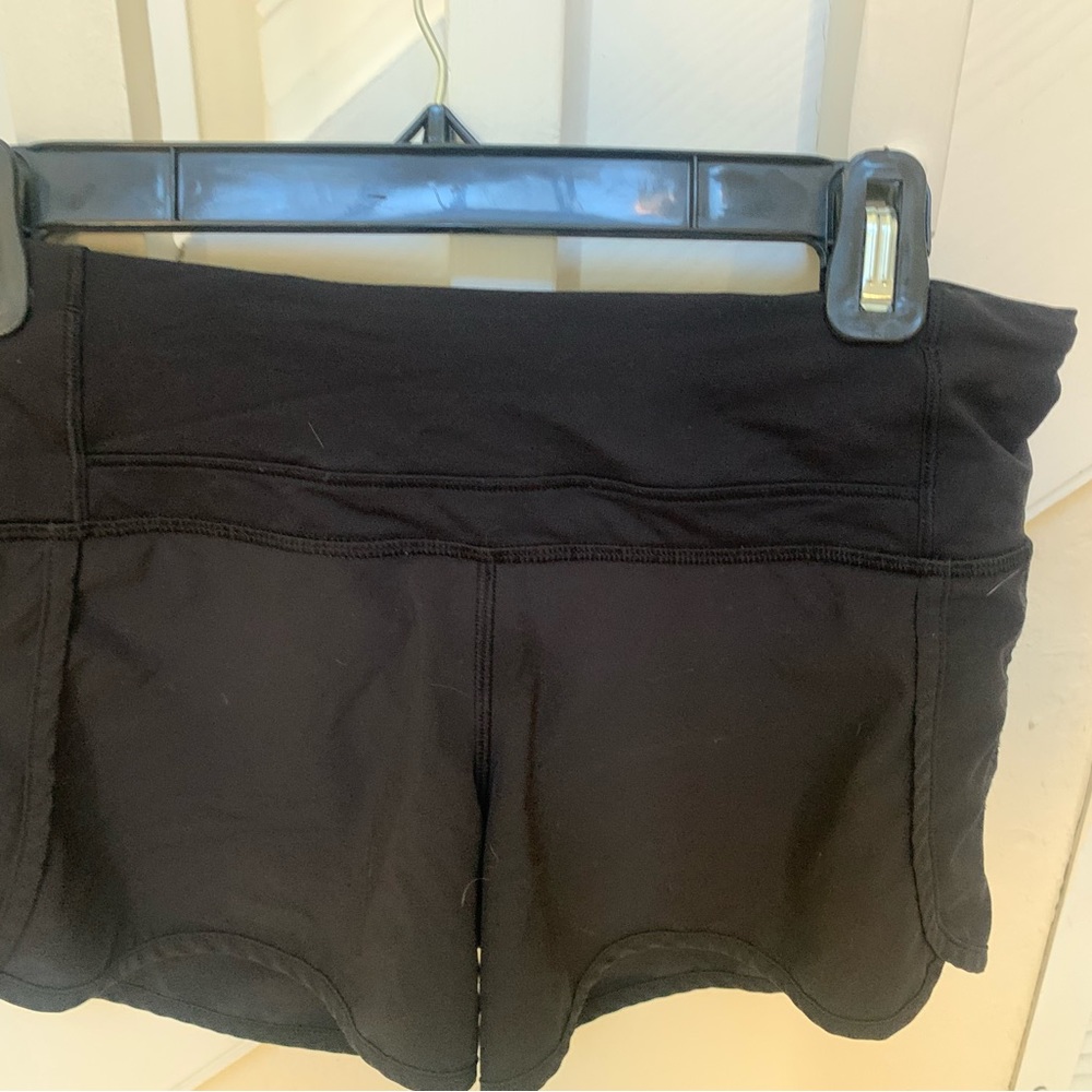 Lululemon size 4 Speed up lined shorts